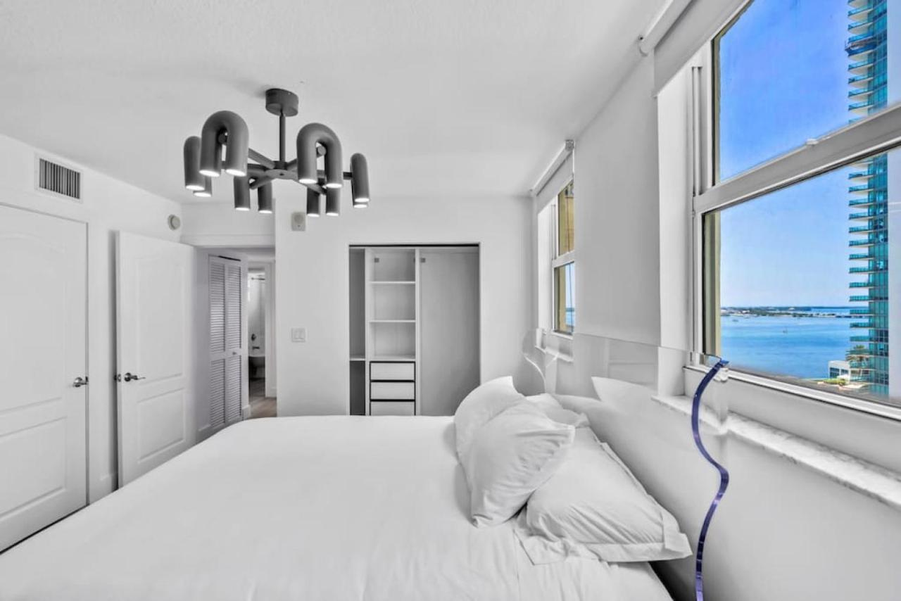 Miami Vice Oceanfront Sky Villa Exterior photo