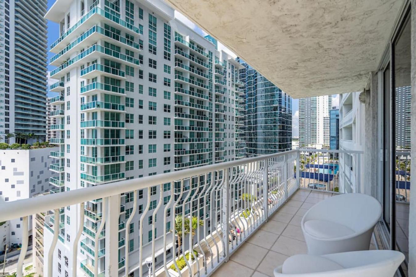 Miami Vice Oceanfront Sky Villa Exterior photo